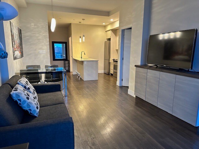 Photo du bâtiment - 1090 Johnson St