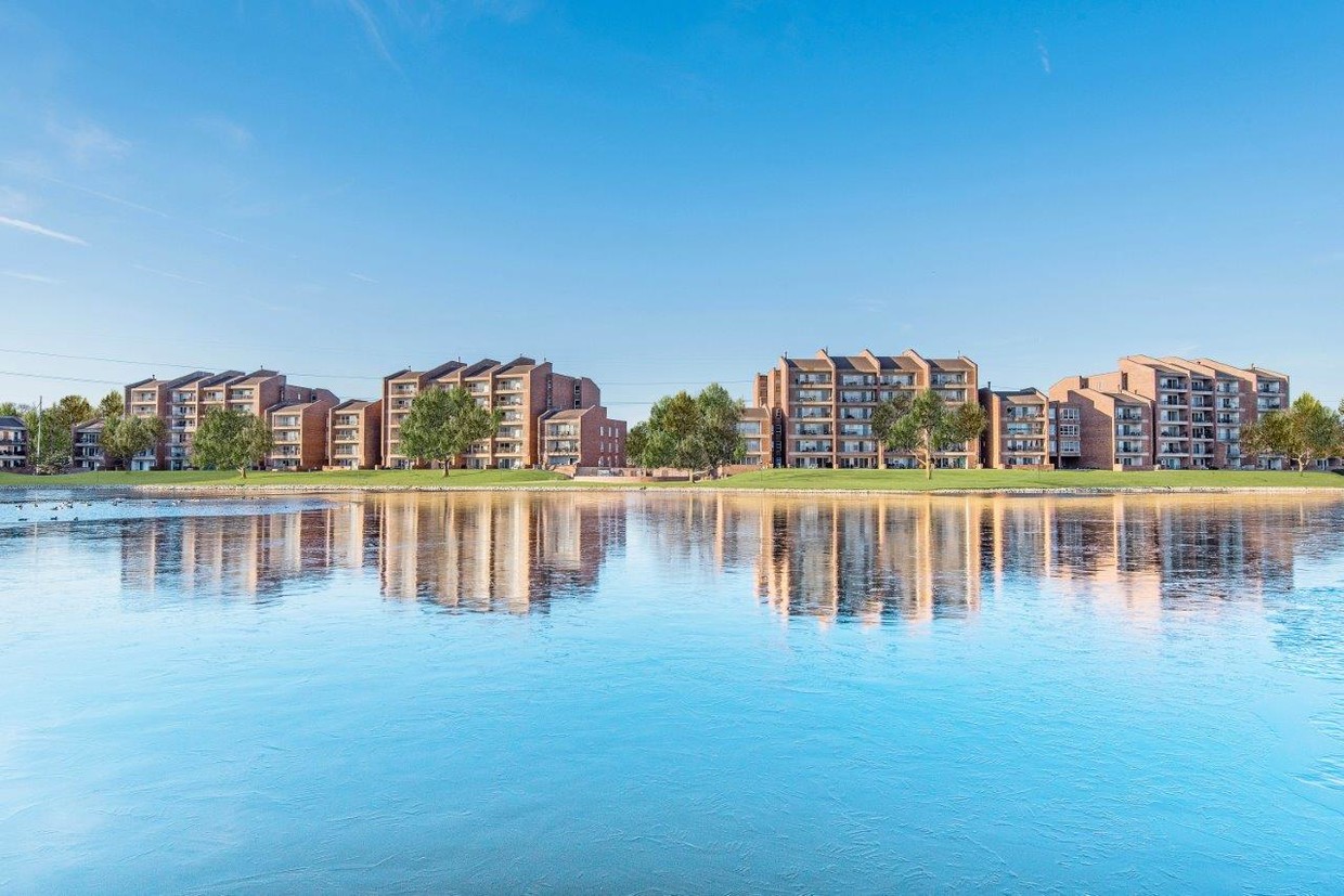 Foto principal - Regency Lakeside Apartment Homes