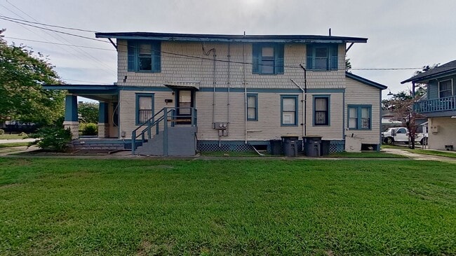 Building Photo - 2350 Forbes St