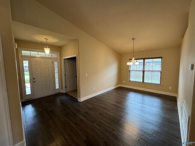 Foto del edificio - 2467 Bell Manor Dr SW