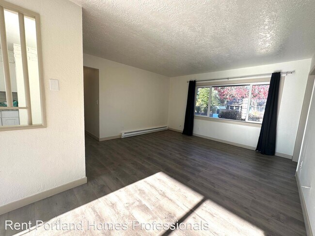 Building Photo - 4 br, 2 bath House - 10750 NE Sacramento S...