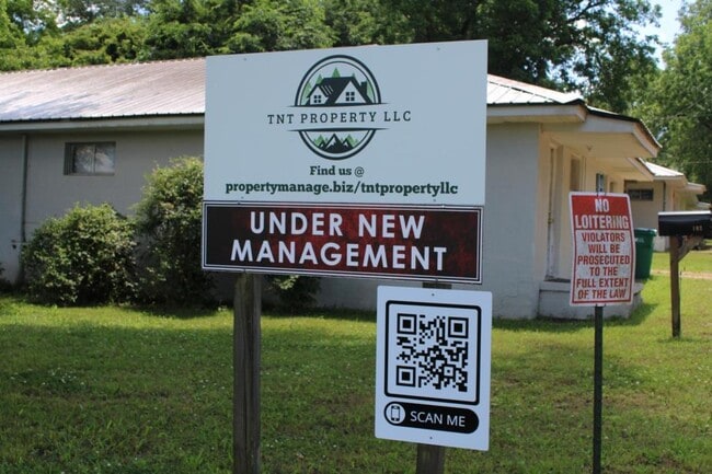 Building Photo - 102 Pecan Ln