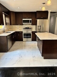 Foto del edificio - 63 Stemway Rd