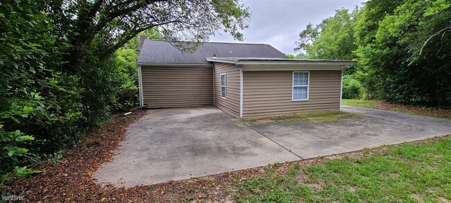 Building Photo - 2 br, 1 bath House - 2009 Ryan Rd