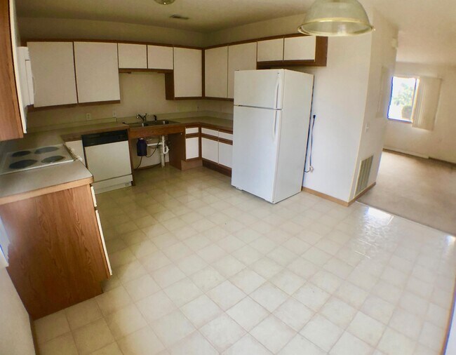 Building Photo - 1629 Flynn Ln