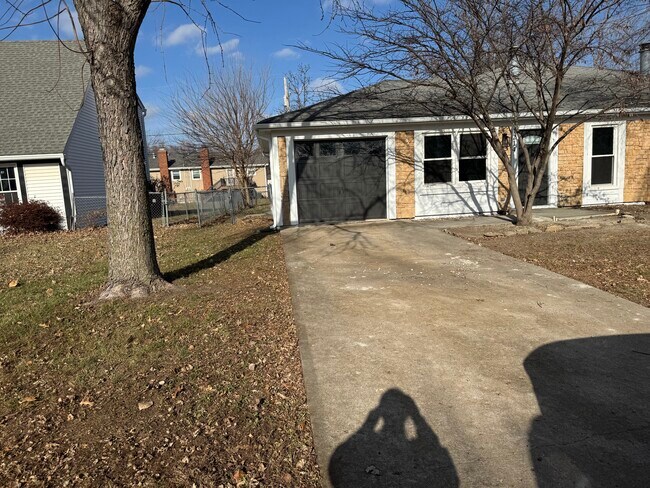 Building Photo - 1214 E Johnston St