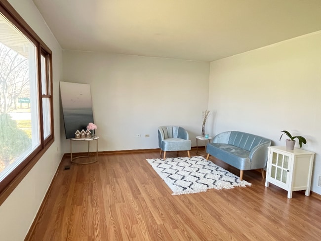 Photo - 1689 Apple Valley Rd House