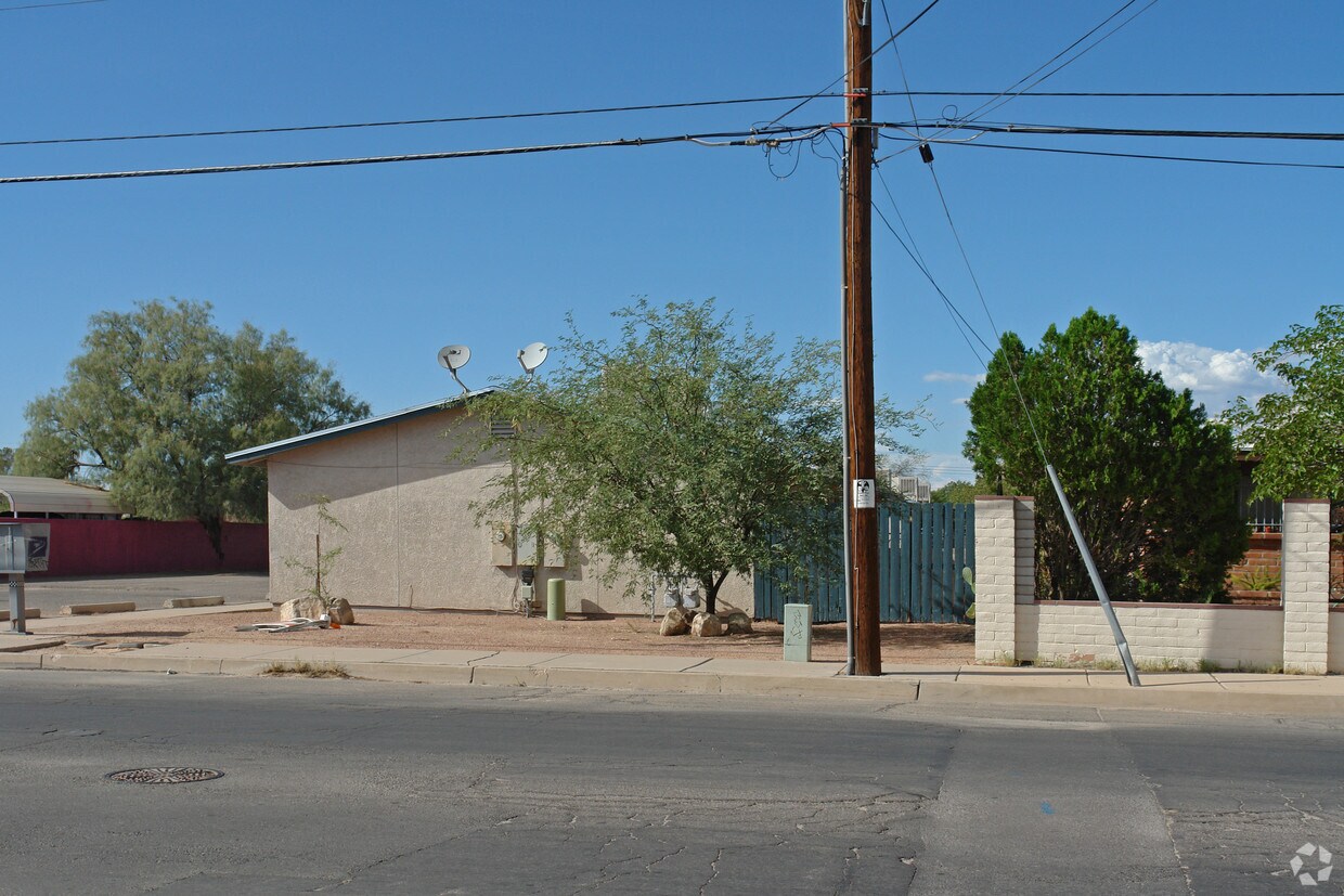 Building Photo - 120-134 W Nebraska