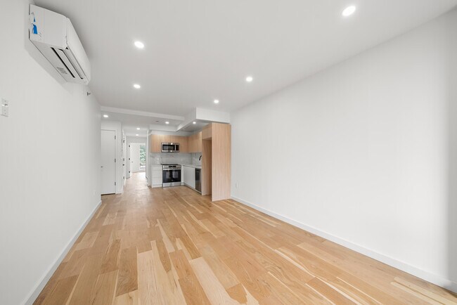 Foto del edificio - 105 Rogers Ave