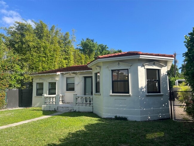 Foto del edificio - 4575 Post Ave