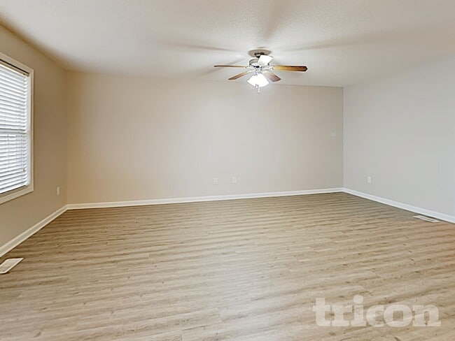 Building Photo - 262 Santee Cir