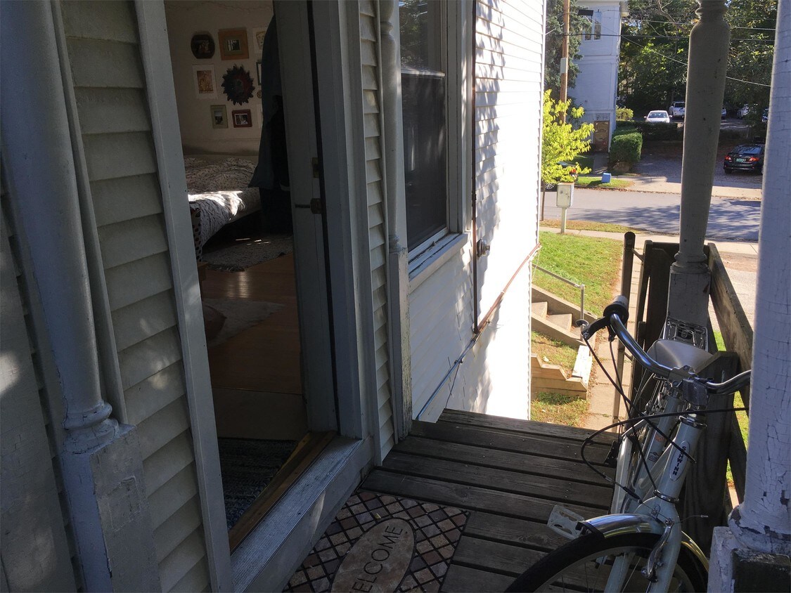 Foto principal - 134 Buell St