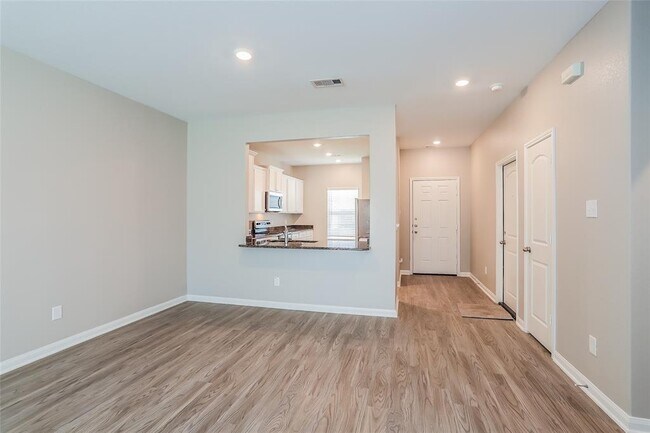 Building Photo - 28049 Irving Dr