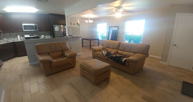 Foto del edificio - 4818 Cambray Dr