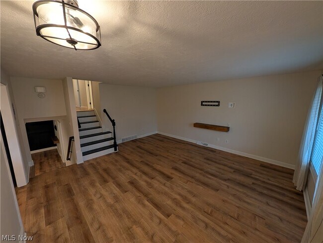 Foto del edificio - 8645 Courtland Dr