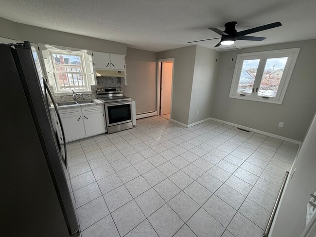 Building Photo - 365 West Ave