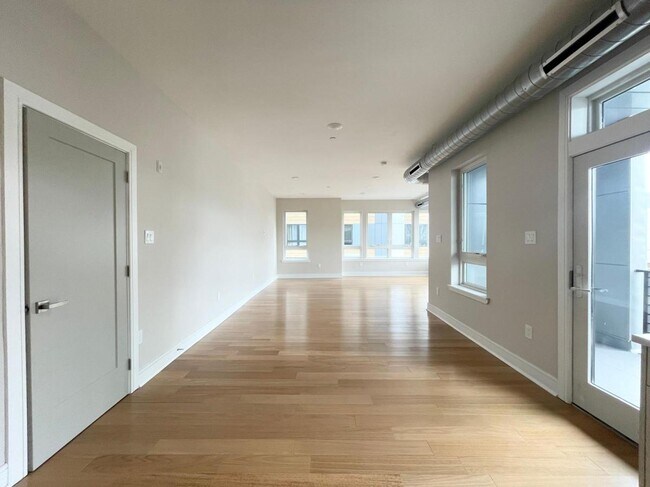 Building Photo - 3202 Capri Dr