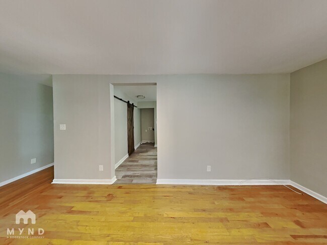 Building Photo - 2400 Longleaf Dr