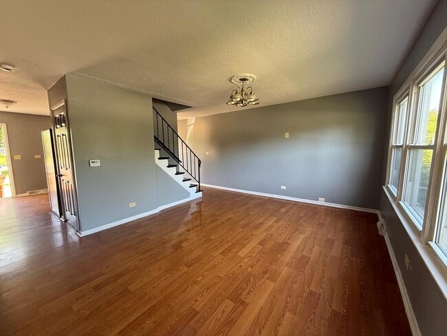 Building Photo - 529 Sidney Ave