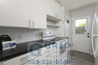 Building Photo - 336 NE 128th Ave