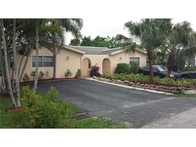 Foto del edificio - 3590 NW 80th Ave