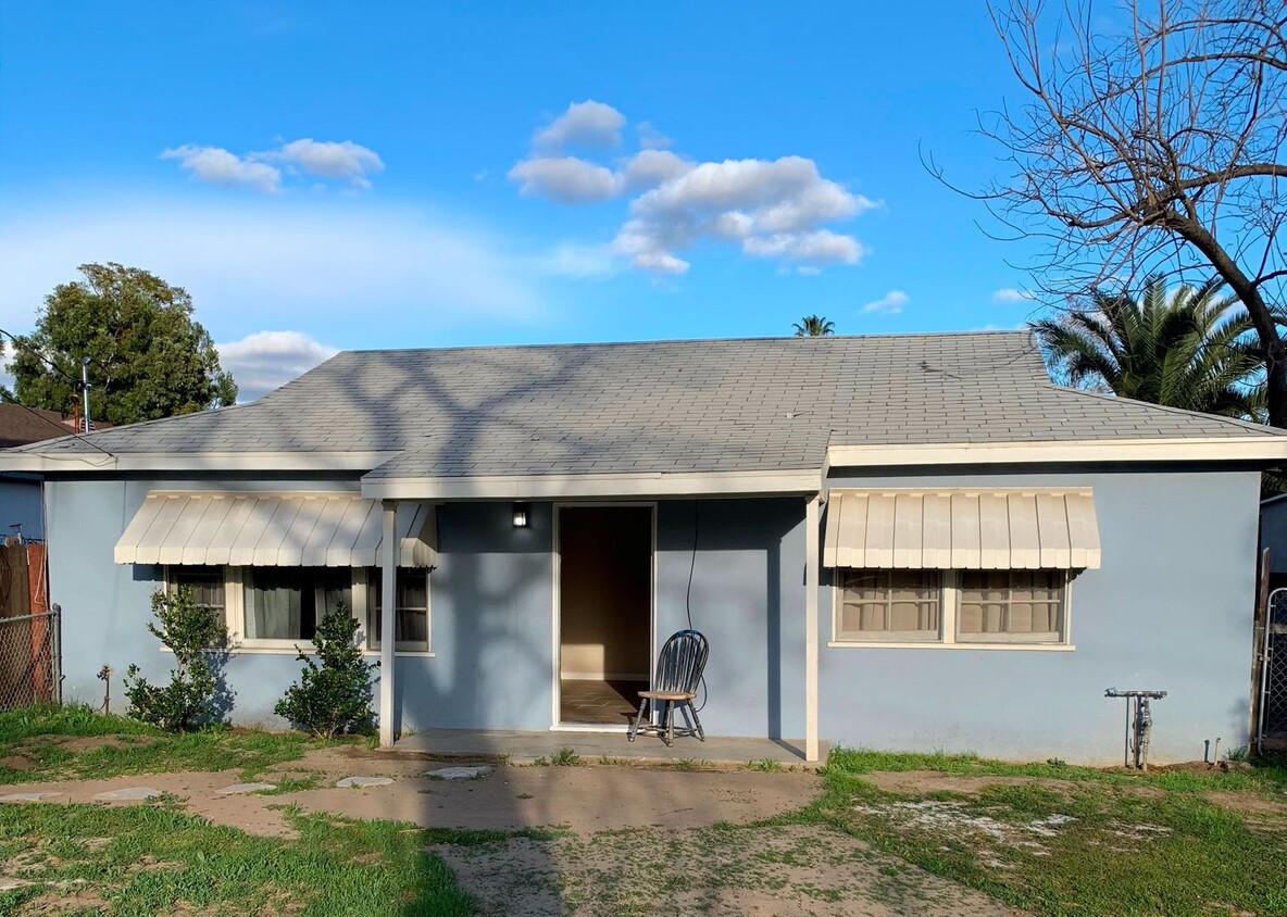 Foto principal - 2+1 w/backyard + detached bonus space - id...