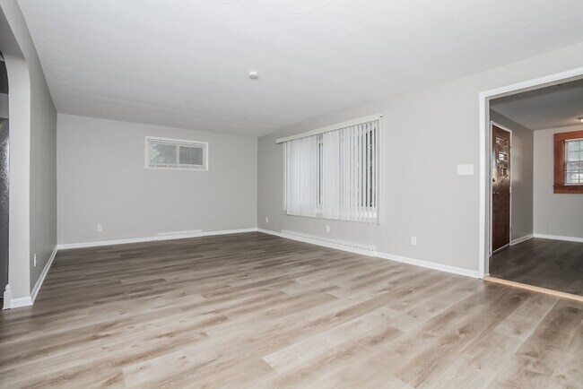 Building Photo - Beautiful and Spacious Home