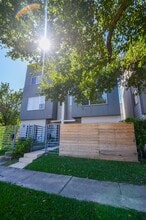 Building Photo - 1522 Blodgett St