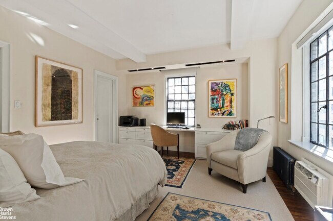 Foto del edificio - 50-50 E 10th St