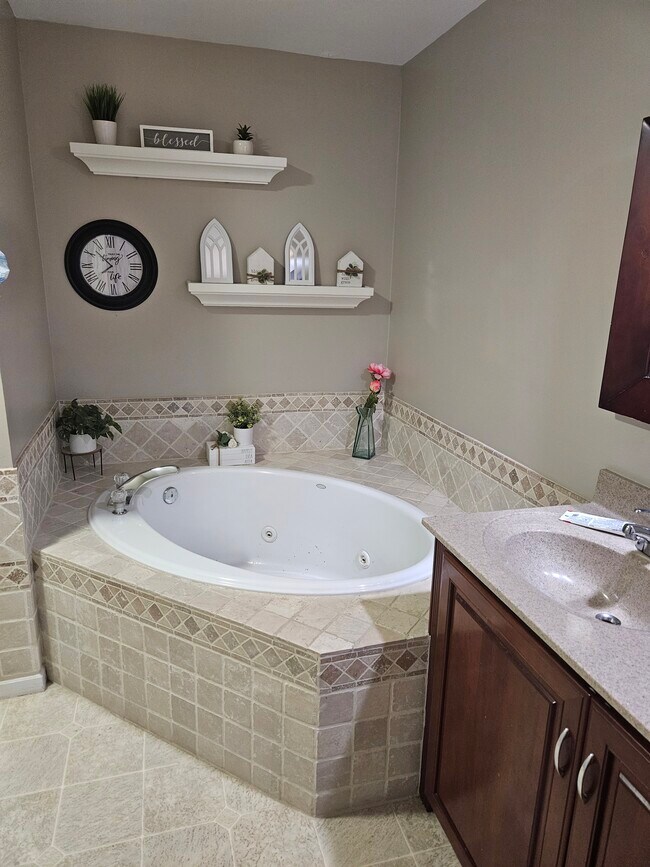 Foto del edificio - 125 Vernon Ct