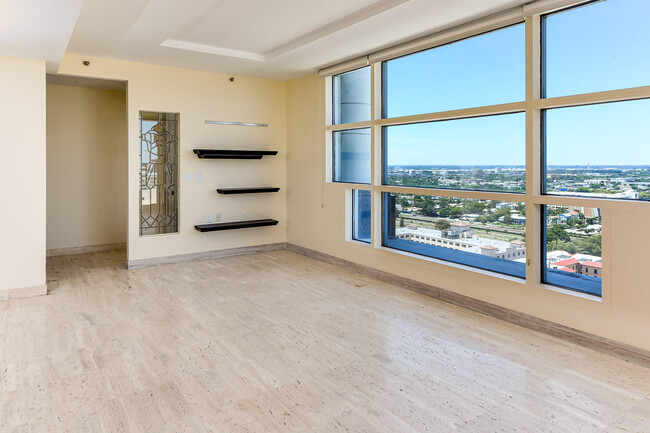 Foto del edificio - 222 Lakeview Ave