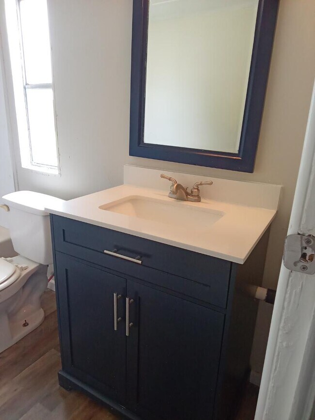 Foto del edificio - 2400 Oaklawn Blvd