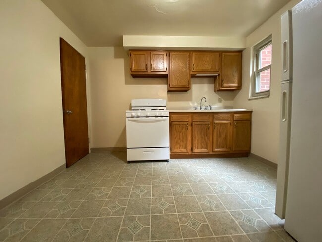 Building Photo - Gorgeous 3 Bedroom Duplex in Castle Shanno...