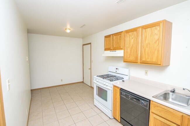Building Photo - 2 bedroom / 1.5 bathroom Townhome for rent in Chesterton