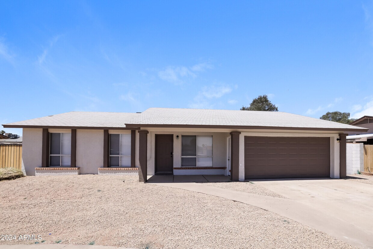 Primary Photo - 1334 W Utopia Rd