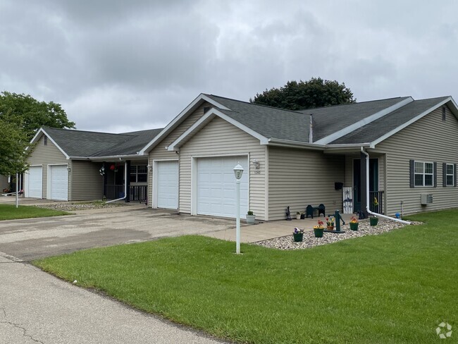 Building Photo - Briarwood Cottages