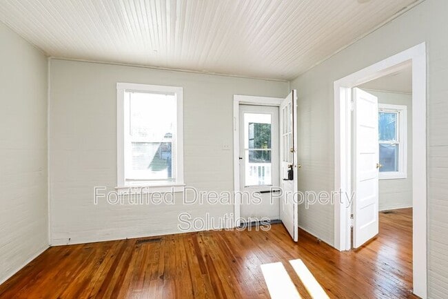 Foto del edificio - 1704 Lincoln Ave