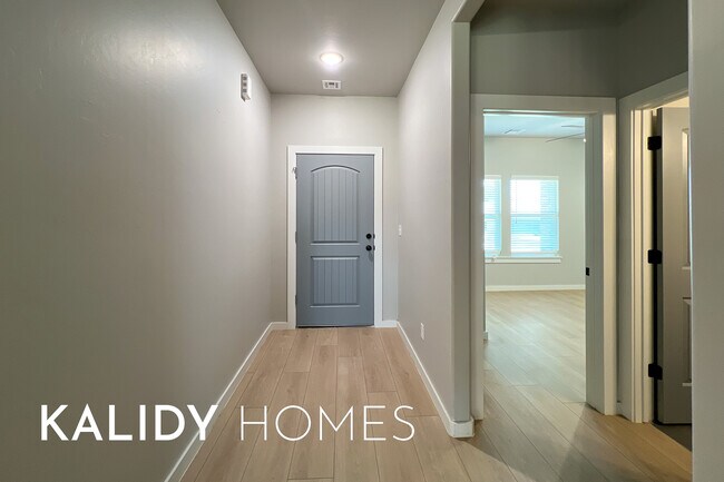 Photo - 12512 SW 12th St House