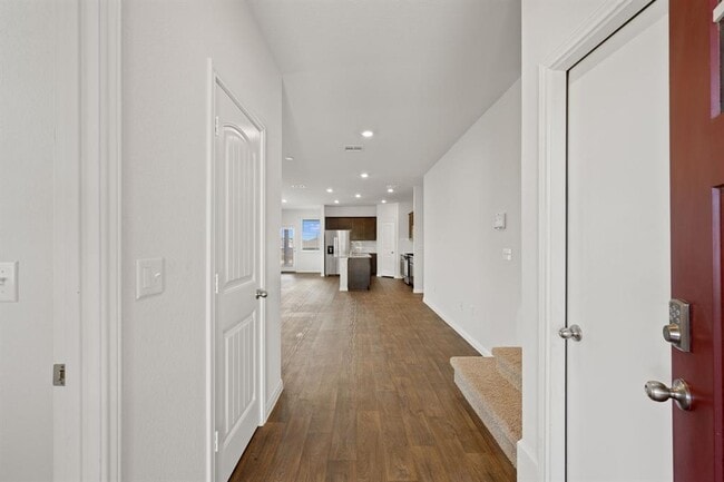 Building Photo - 409 Emerald Cv