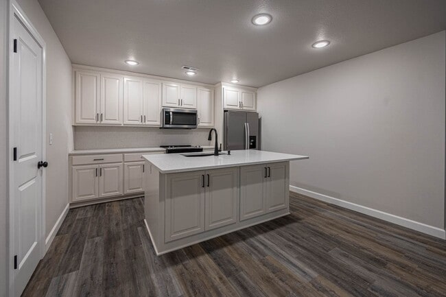 Building Photo - THE RESIDENCES AT BRYSON LAKE-373