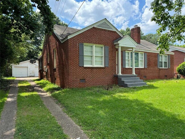 Building Photo - 19 Brantwood Dr