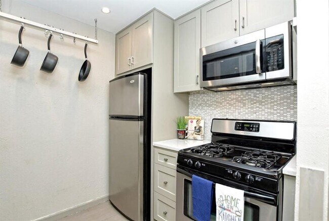 Foto del edificio - 7801 Shoal Creek Blvd