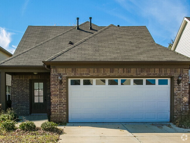 Building Photo - 7281 Green Ash Dr