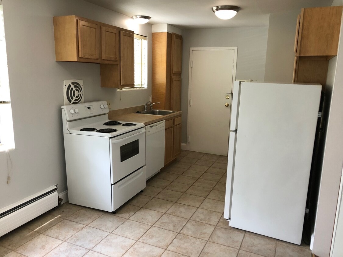 Photo - 378 Park Rd (West Hartford, CT)