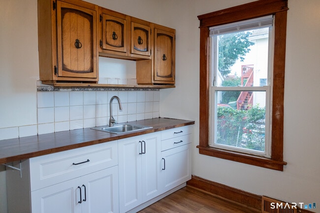 Building Photo - 51 Osborne Ave