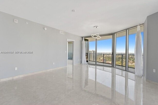 Foto del edificio - 488 NE 18th St