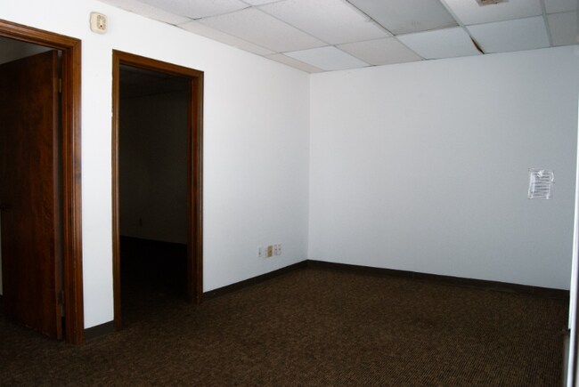 Foto del edificio - 15626 Silver Ridge Dr