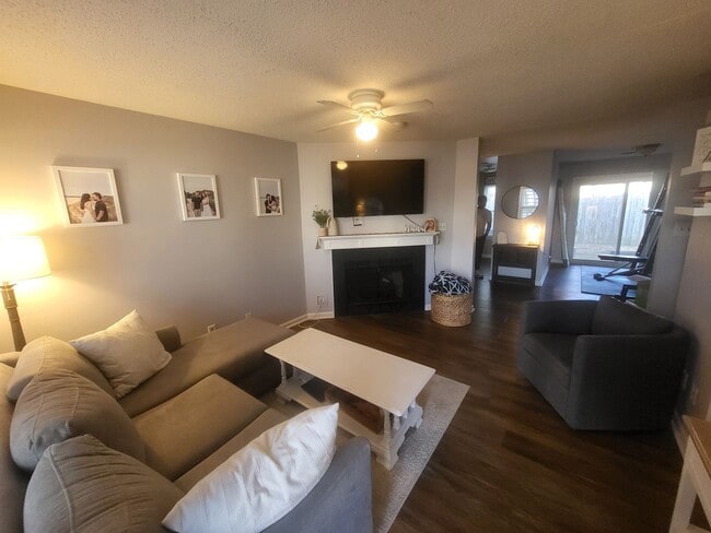 Building Photo - TOWN CENTER