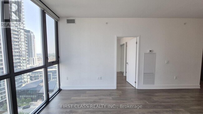 Photo du bâtiment - 2916 Hwy 7