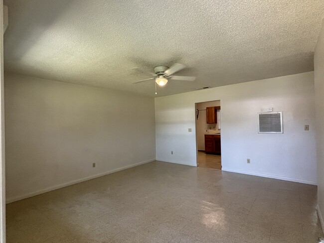 Foto del edificio - 206 N Iona Ave